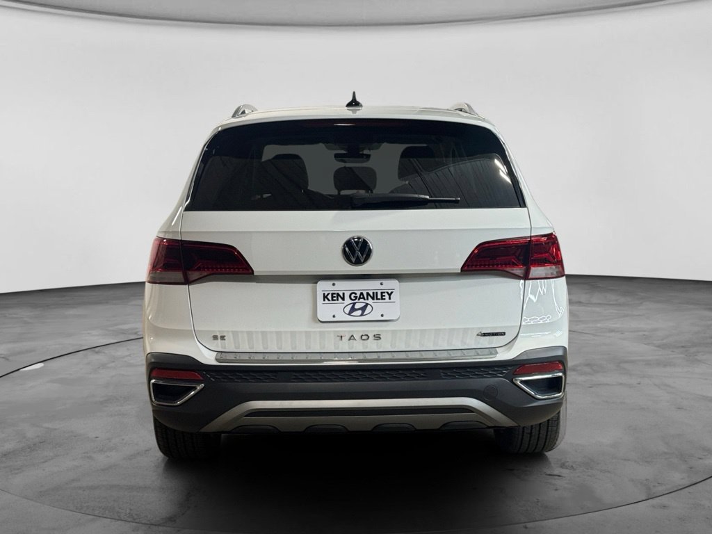 Used 2023 Volkswagen Taos SE w/ Panoramic Sunroof Package AWD/4WD image 6