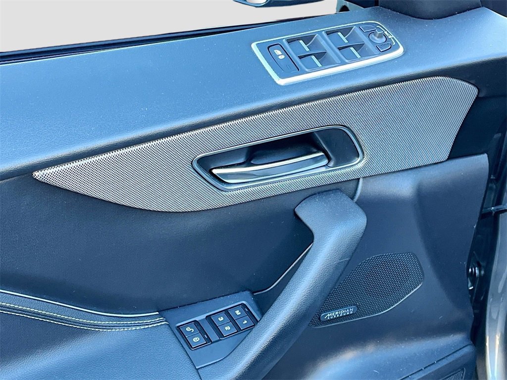 Used 2019 Jaguar F-PACE S image 18