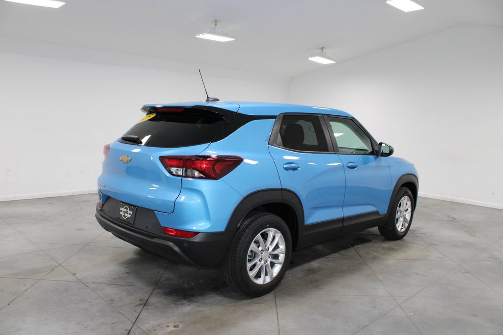 Used 2025 Chevrolet TrailBlazer LS w/ LS Convenience Package FWD image 9