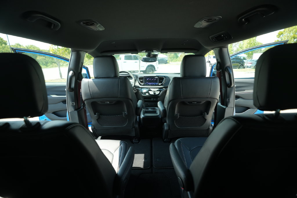 New 2027 Chrysler Pacifica Select FWD image 20