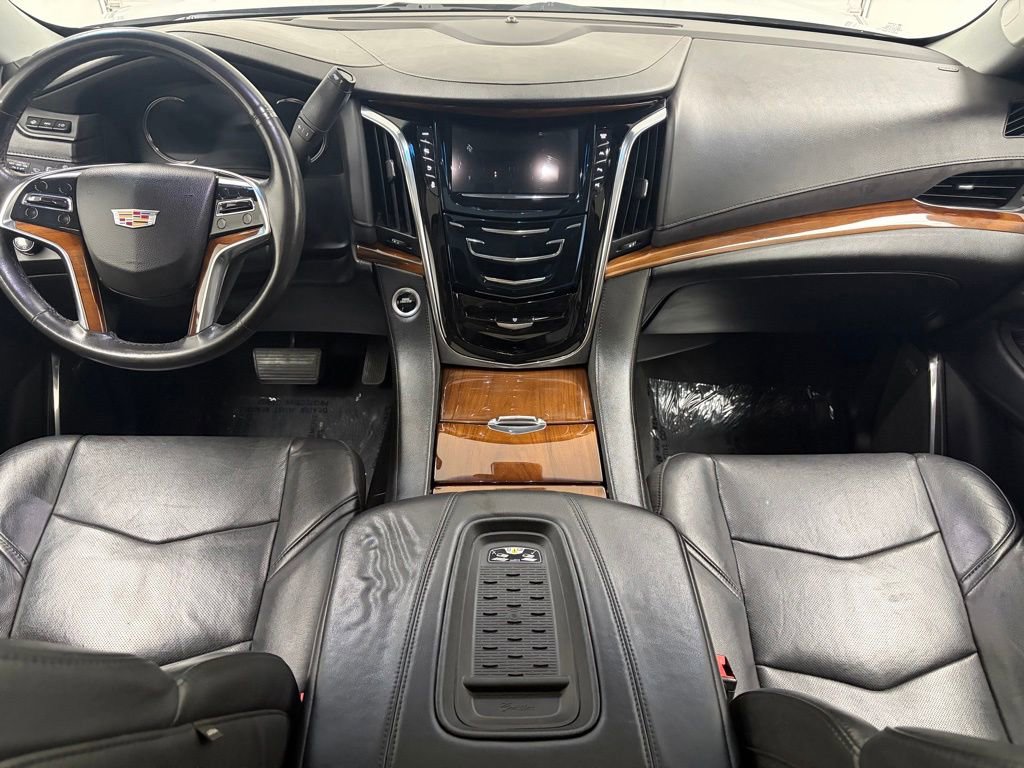 Used 2017 Cadillac Escalade ESV Luxury AWD/4WD image 16
