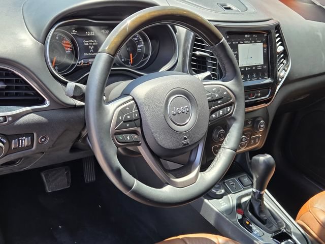 Used 2019 Jeep Cherokee Overland w/ Technology Group AWD/4WD image 18