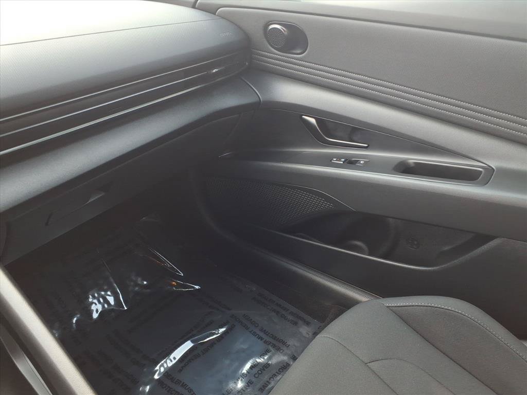 Used 2026 Hyundai Elantra Sport FWD image 23