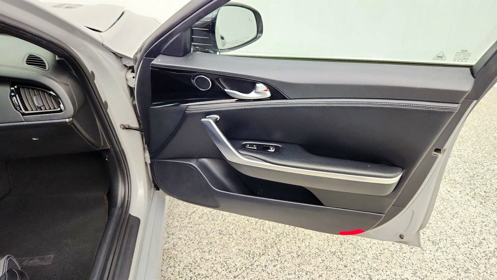 Used 2021 Kia Stinger GT-Line RWD image 24