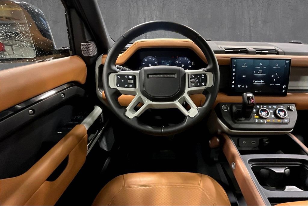 Used 2024 Land Rover Defender 130 S image 8