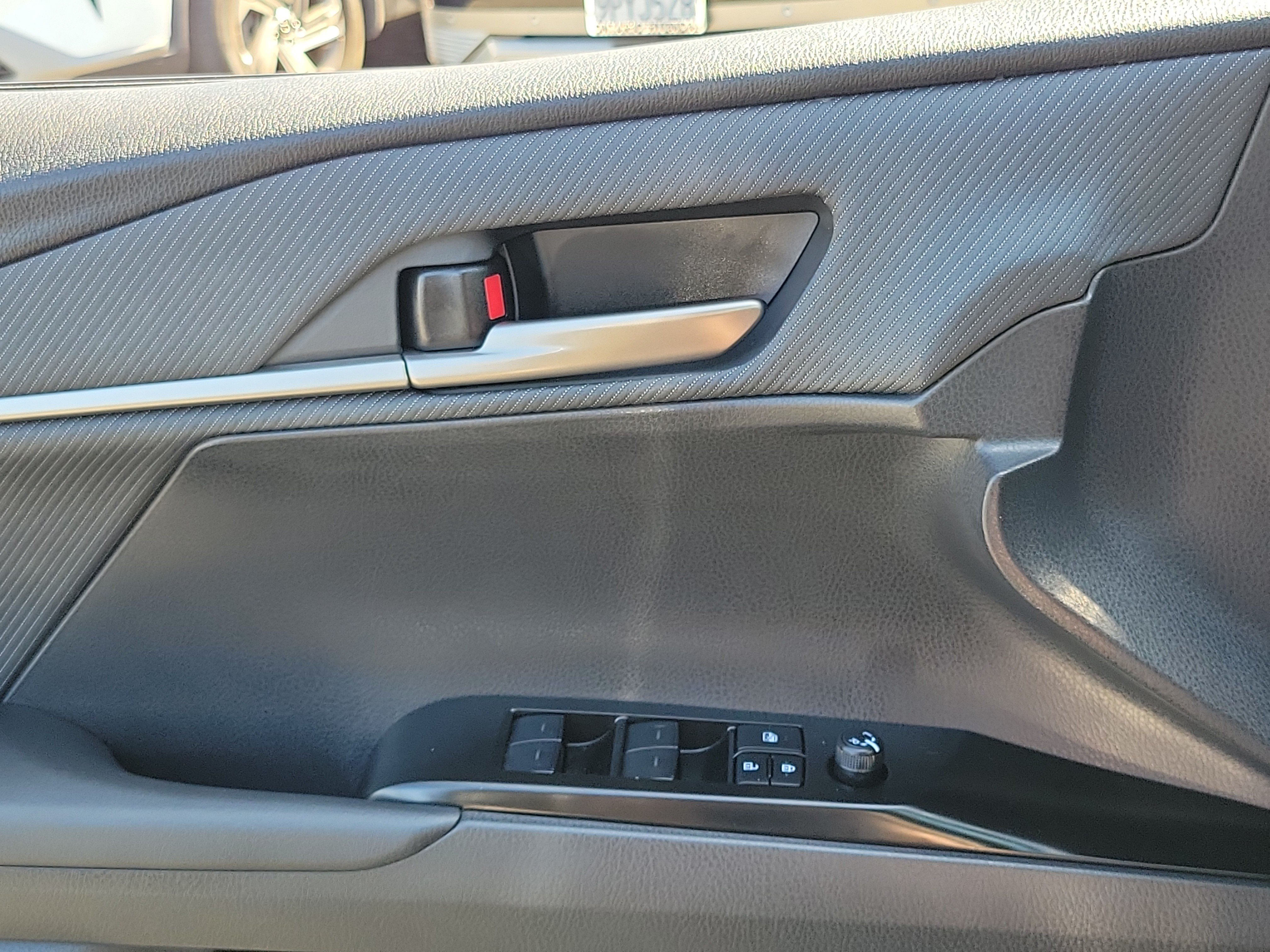 Used 2026 Toyota Camry SE FWD image 14