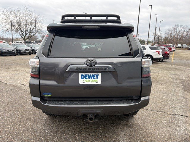 Used 2014 Toyota 4Runner SR5 image 4