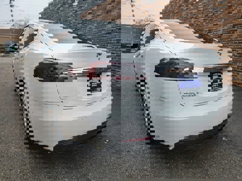 Used 2016 Tesla Model S image 4