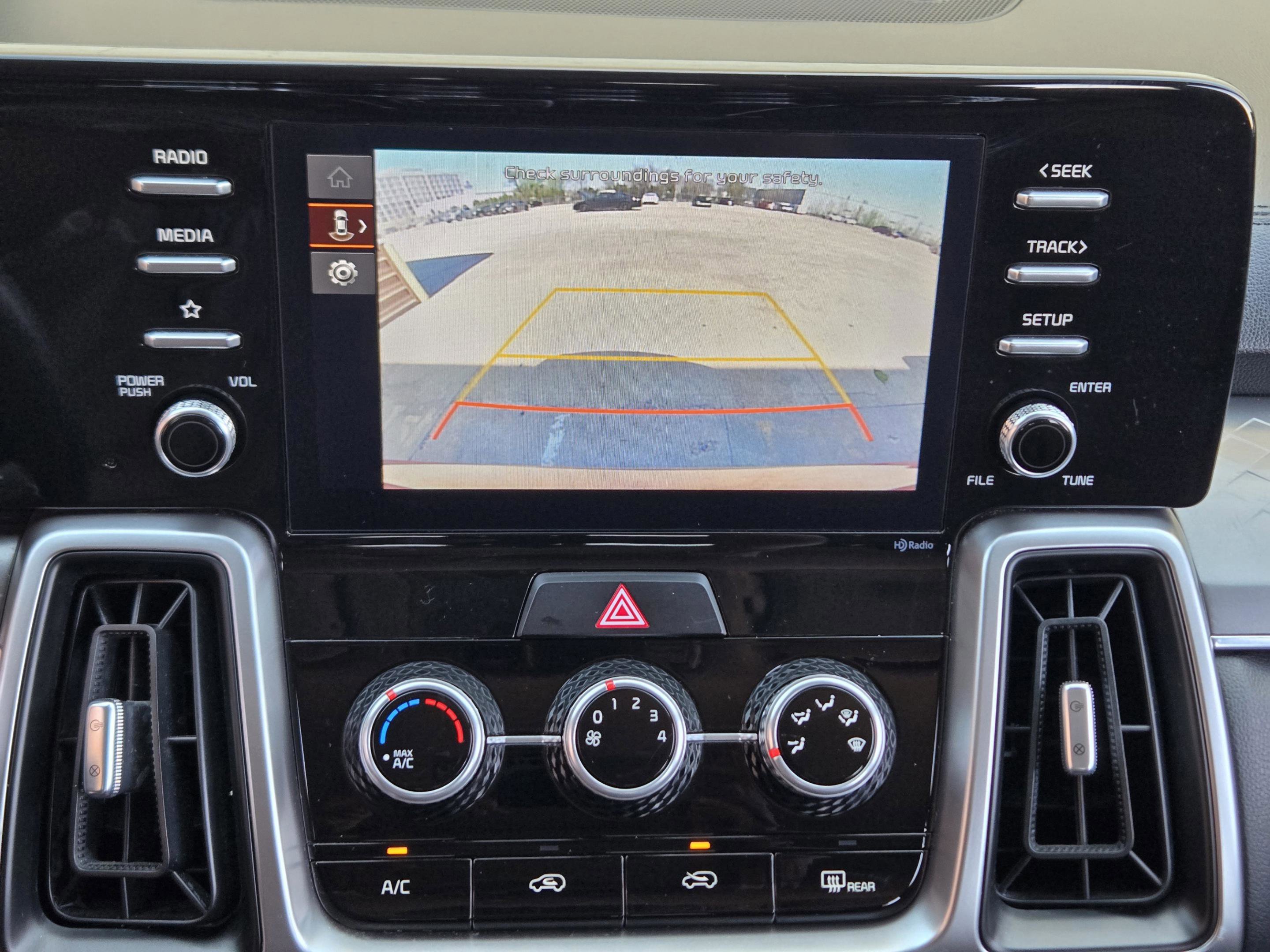 Used 2022 Kia Sorento LX image 24