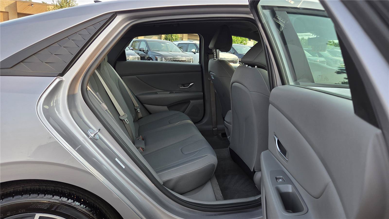 Used 2025 Hyundai Elantra Sport w/ Cargo Package FWD image 32