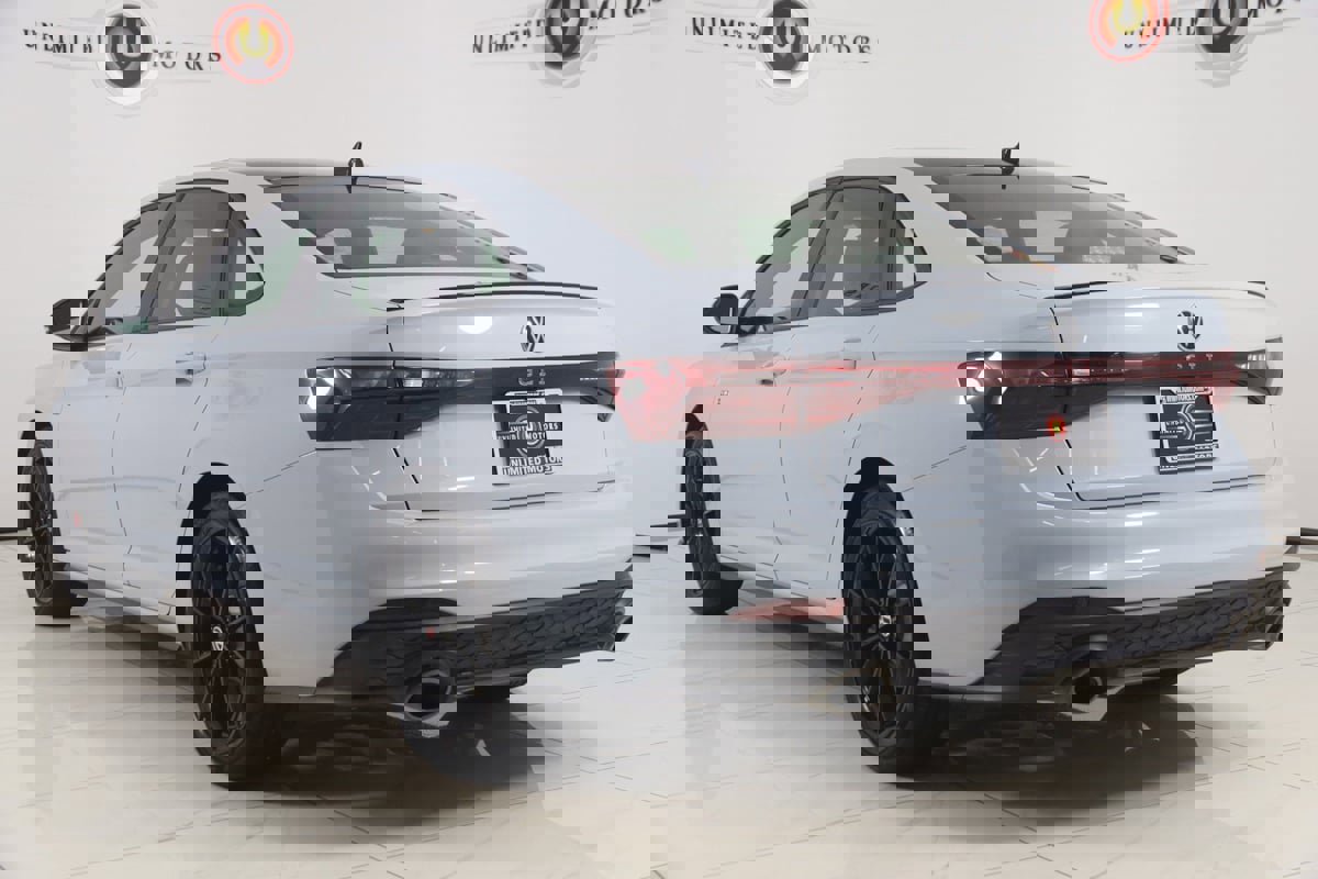 Used 2025 Volkswagen Jetta GLI Autobahn image 4