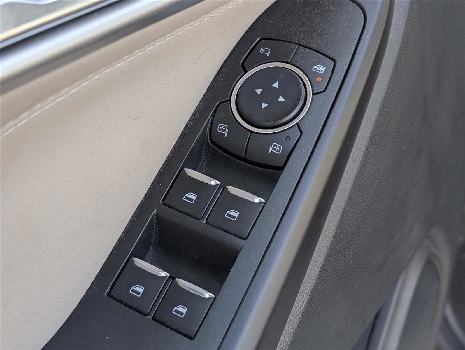 Used 2020 Ford Explorer Limited image 14