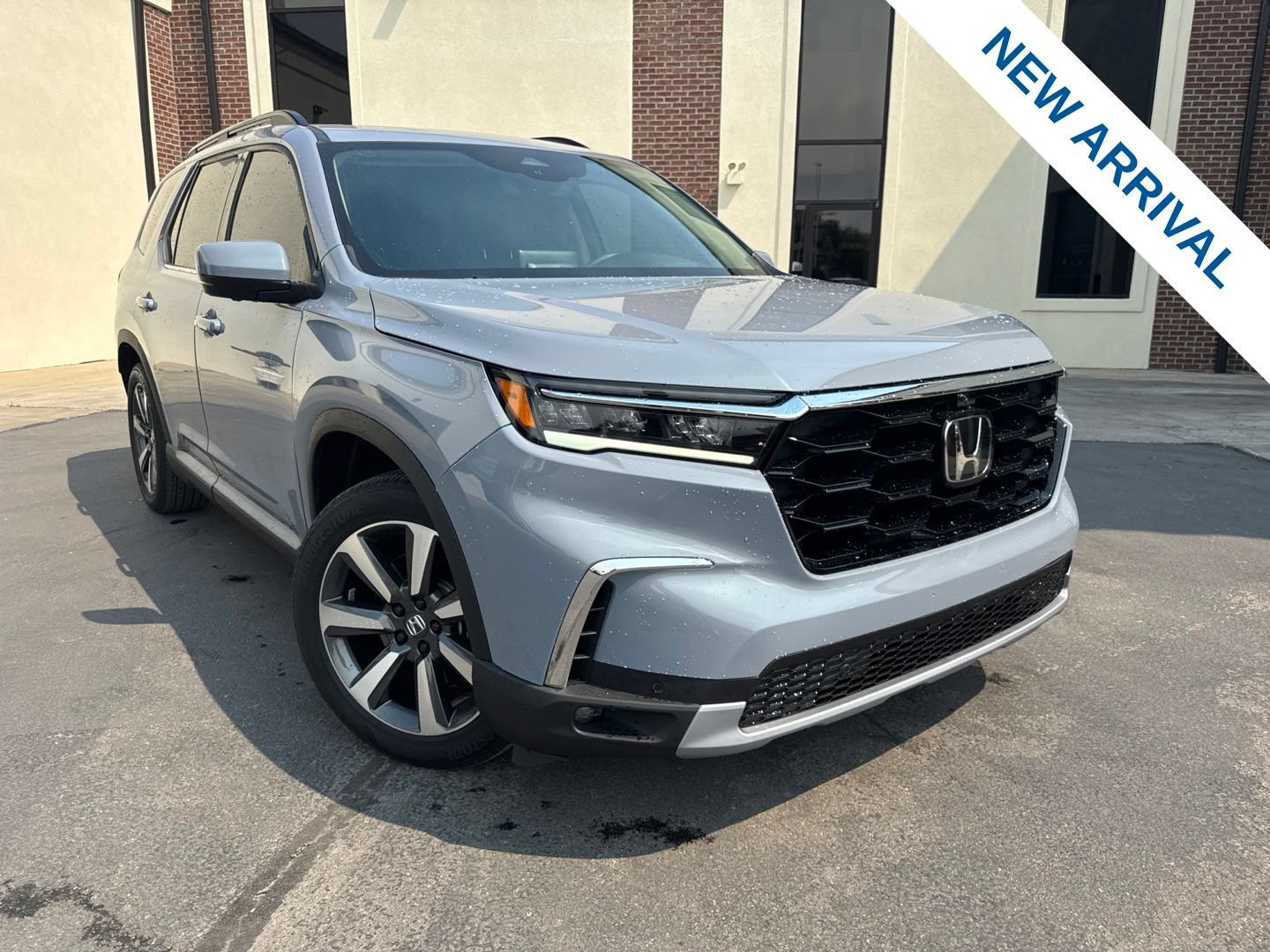 Used 2025 Honda Pilot Elite