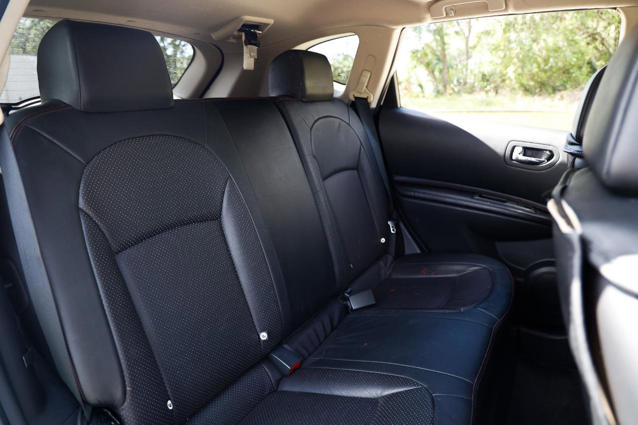 Used 2011 Nissan Rogue SV w/ SL Pkg image 14