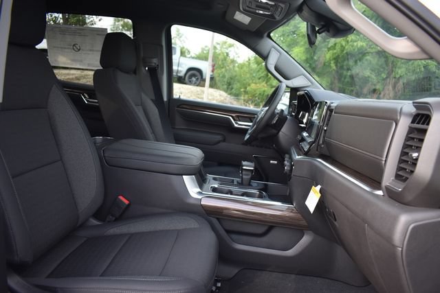 New 2026 Chevrolet Silverado 1500 LT Trail Boss w/ Dark Appearance Package AWD/4WD image 17