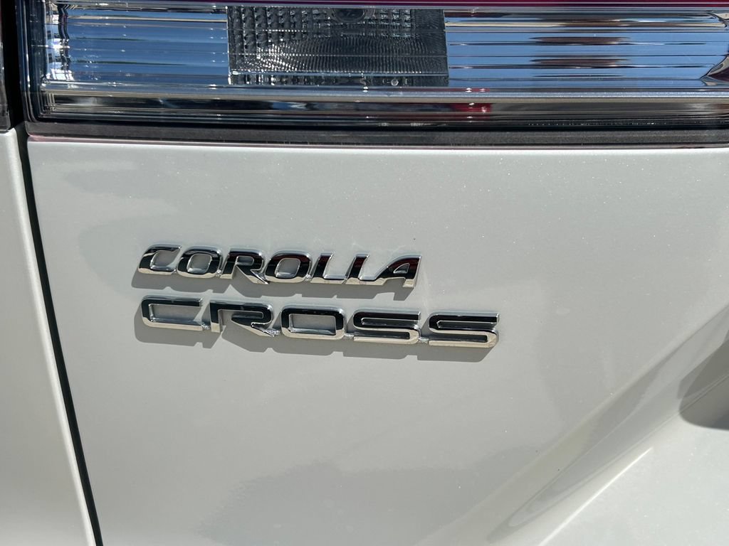 Used 2024 Toyota Corolla Cross LE w/ Moonroof Package FWD image 13