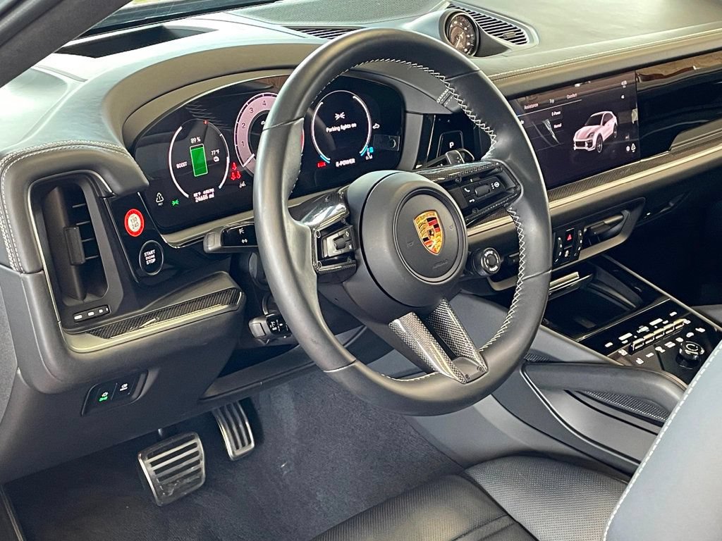Used 2024 Porsche Cayenne Turbo AWD/4WD image 17