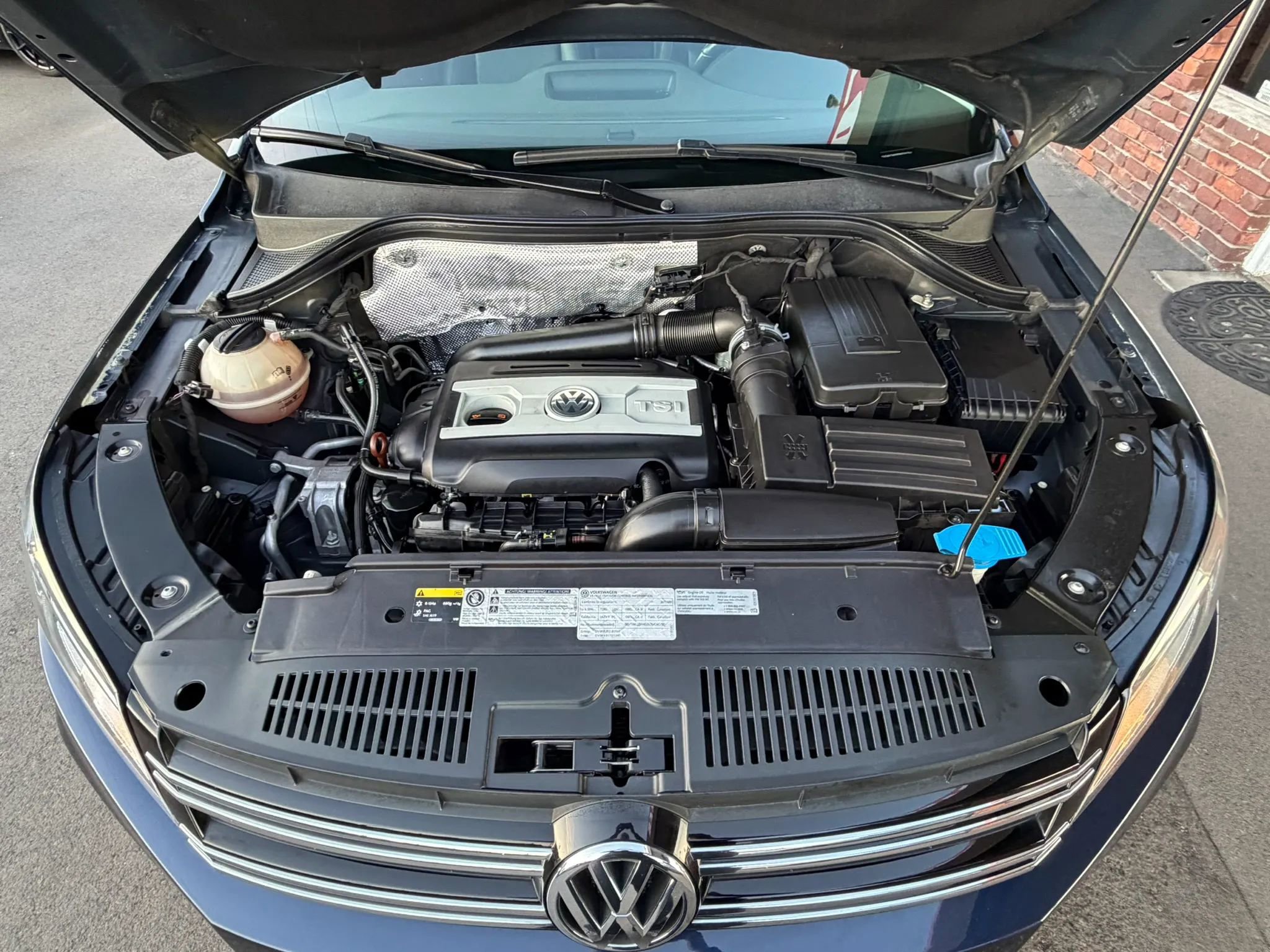 Used 2013 Volkswagen Tiguan S image 9