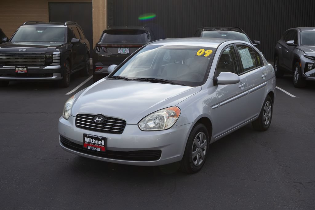 Used 2009 Hyundai Accent GLS FWD image 3