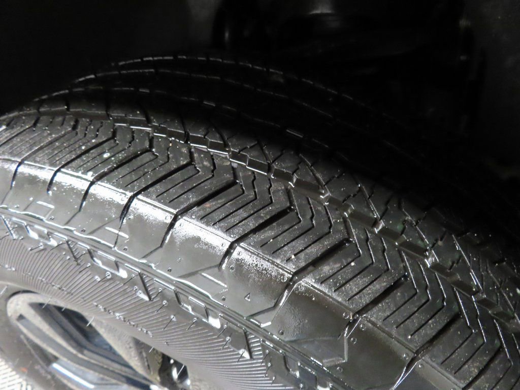 Used 2025 Ford F150 Lariat image 7