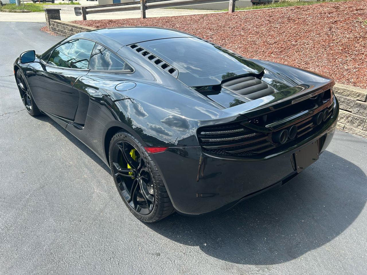 Used 2012 McLaren MP4-12C Coupe RWD image 5