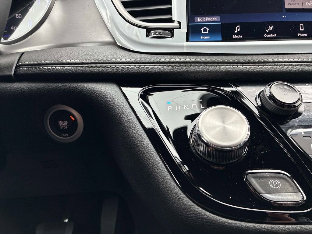 New 2026 Chrysler Pacifica Select AWD/4WD image 13