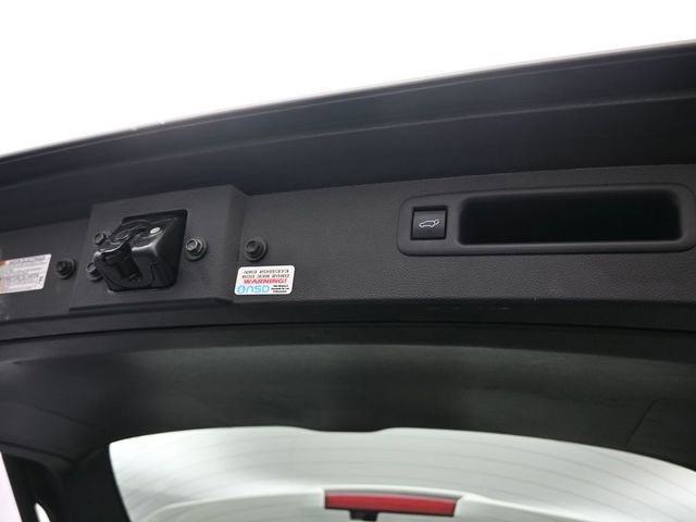 Used 2021 Toyota Highlander LE AWD/4WD image 27