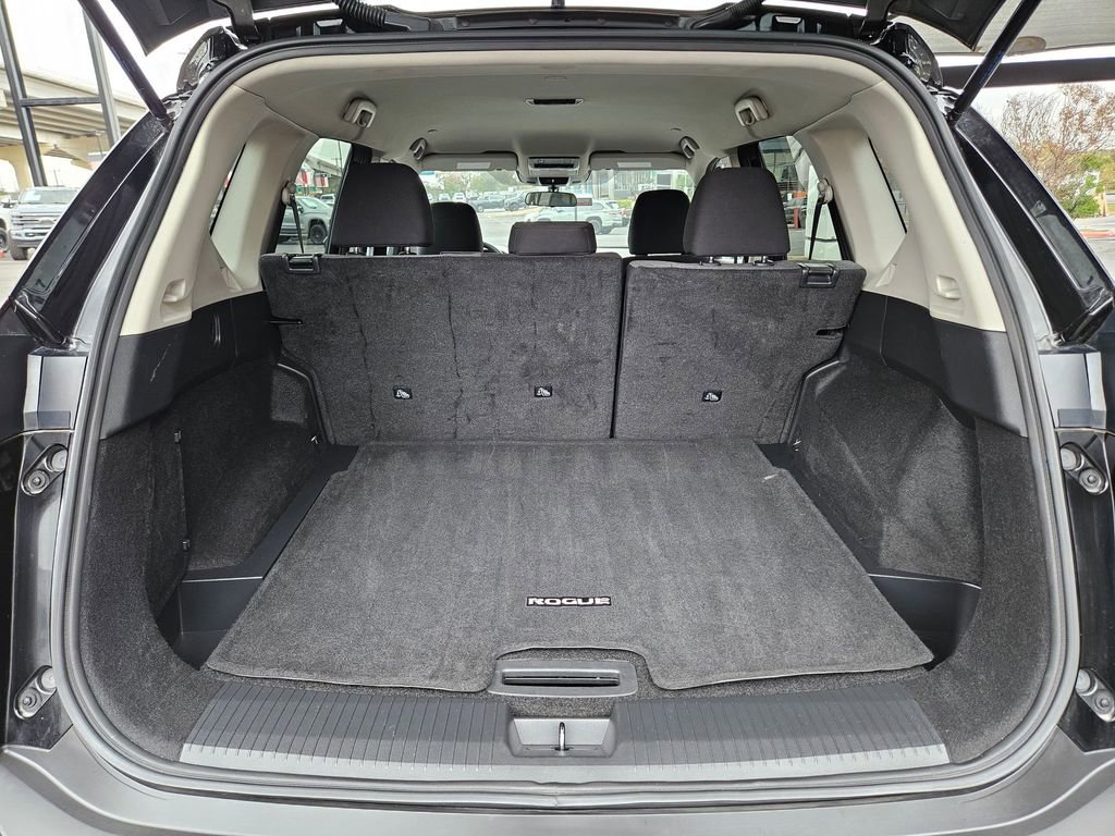 Used 2023 Nissan Rogue SV image 26