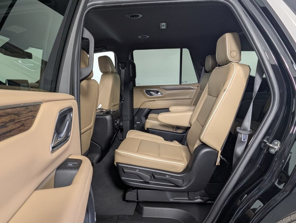 Used 2024 Chevrolet Tahoe Premier AWD/4WD image 23