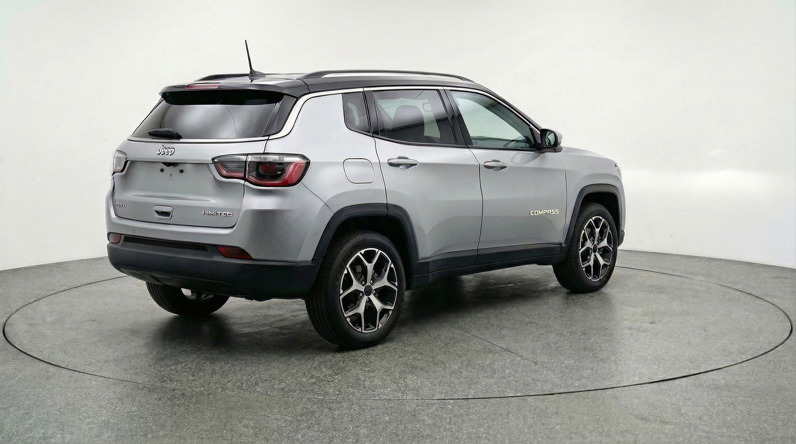Used 2025 Jeep Compass Limited image 9