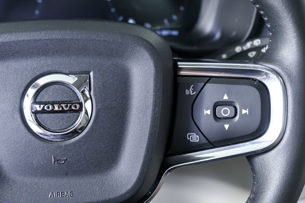 Used 2019 Volvo XC40 T5 Momentum AWD/4WD image 11