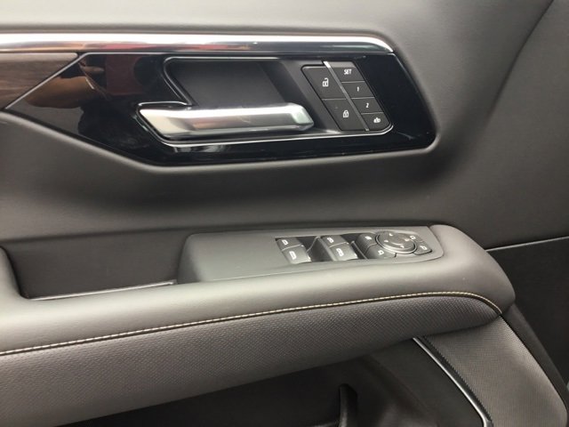 New 2025 Chevrolet Suburban Premier image 13