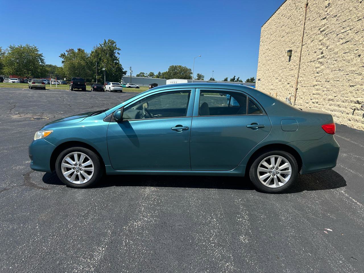 Used 2010 Toyota Corolla FWD image 2
