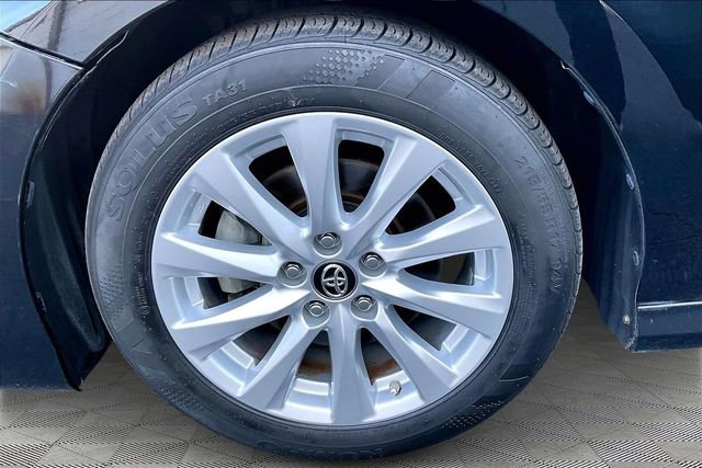 Used 2018 Toyota Camry LE image 21