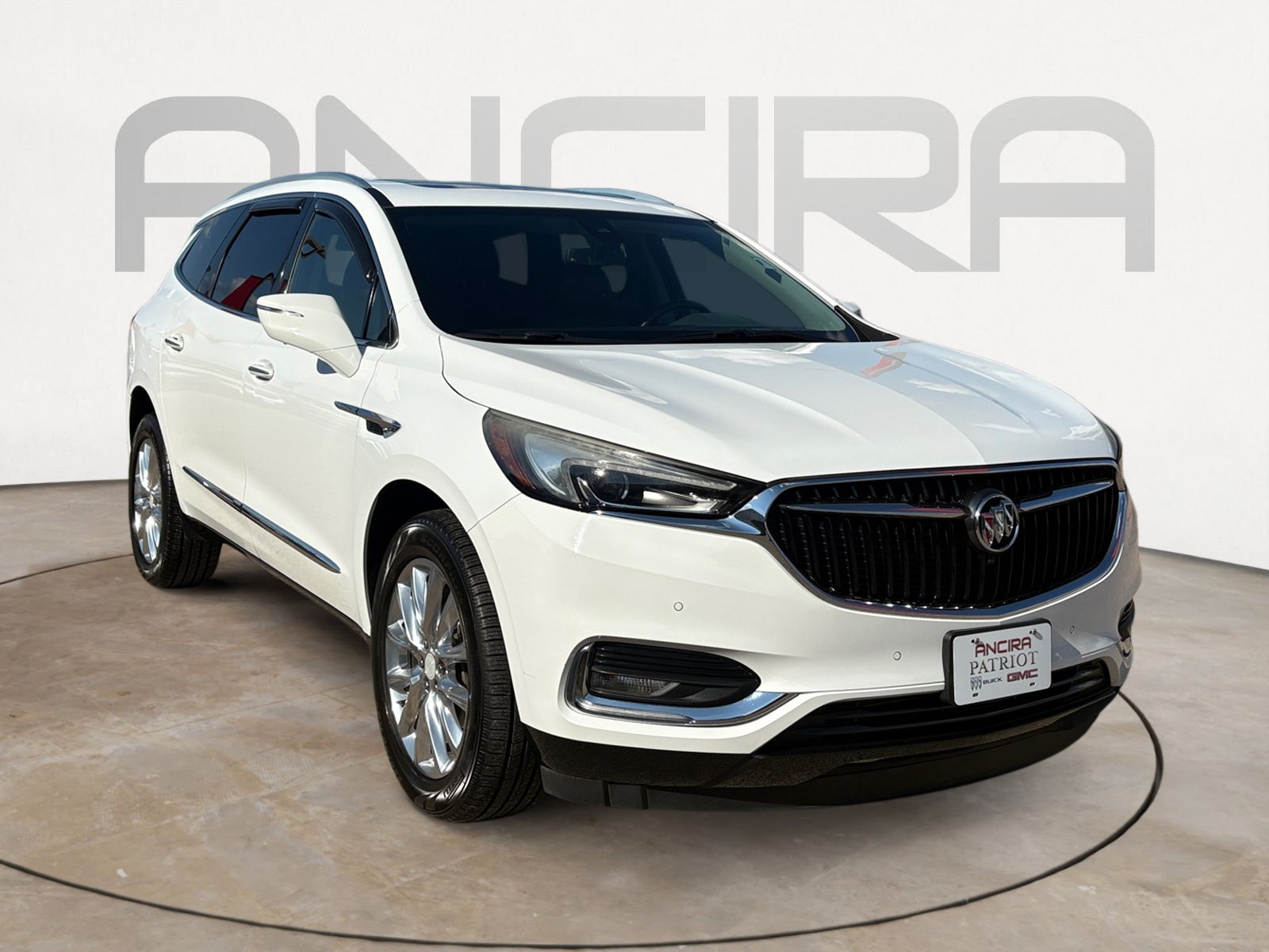 Used 2018 Buick Enclave Premium w/ Experience Buick Package FWD image 4