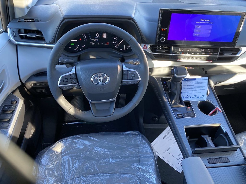 New 2026 Toyota Sienna XLE AWD/4WD image 10