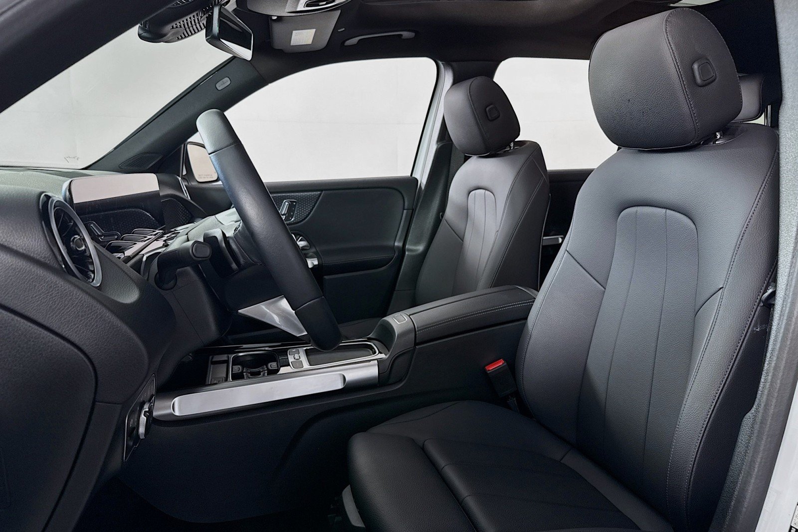 Certified 2026 Mercedes-Benz GLB 250 image 17