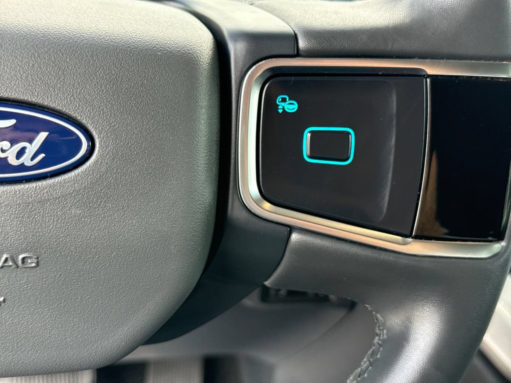 Used 2025 Ford Expedition Active RWD image 17