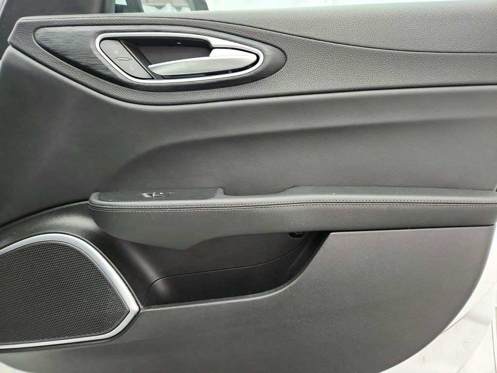 Used 2019 Alfa Romeo Giulia AWD image 26