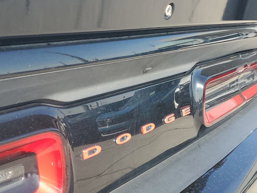 Used 2018 Dodge Challenger SXT RWD image 13