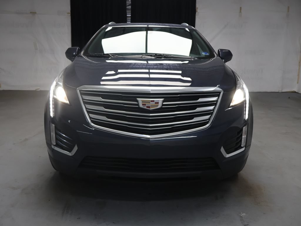 Used 2018 Cadillac XT5 FWD image 2