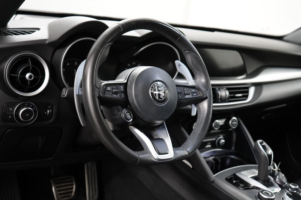 Used 2023 Alfa Romeo Stelvio Veloce AWD/4WD image 12