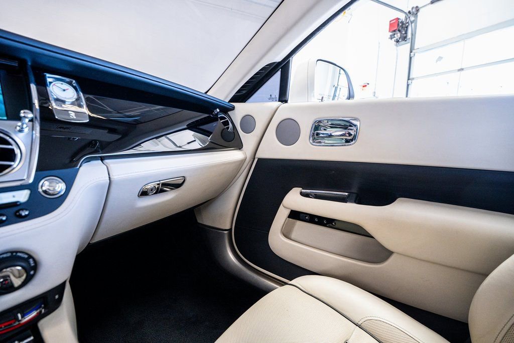 Used 2018 Rolls-Royce Wraith image 49