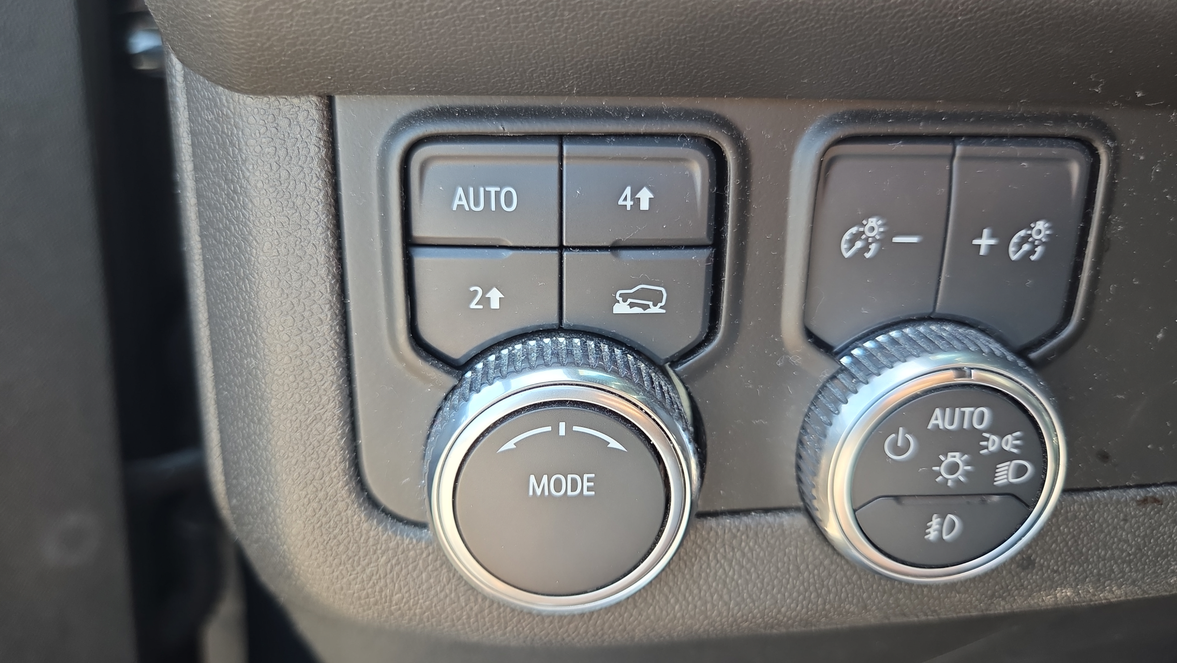 Used 2021 GMC Yukon SLT w/ Rear Media and Nav Package AWD/4WD image 27