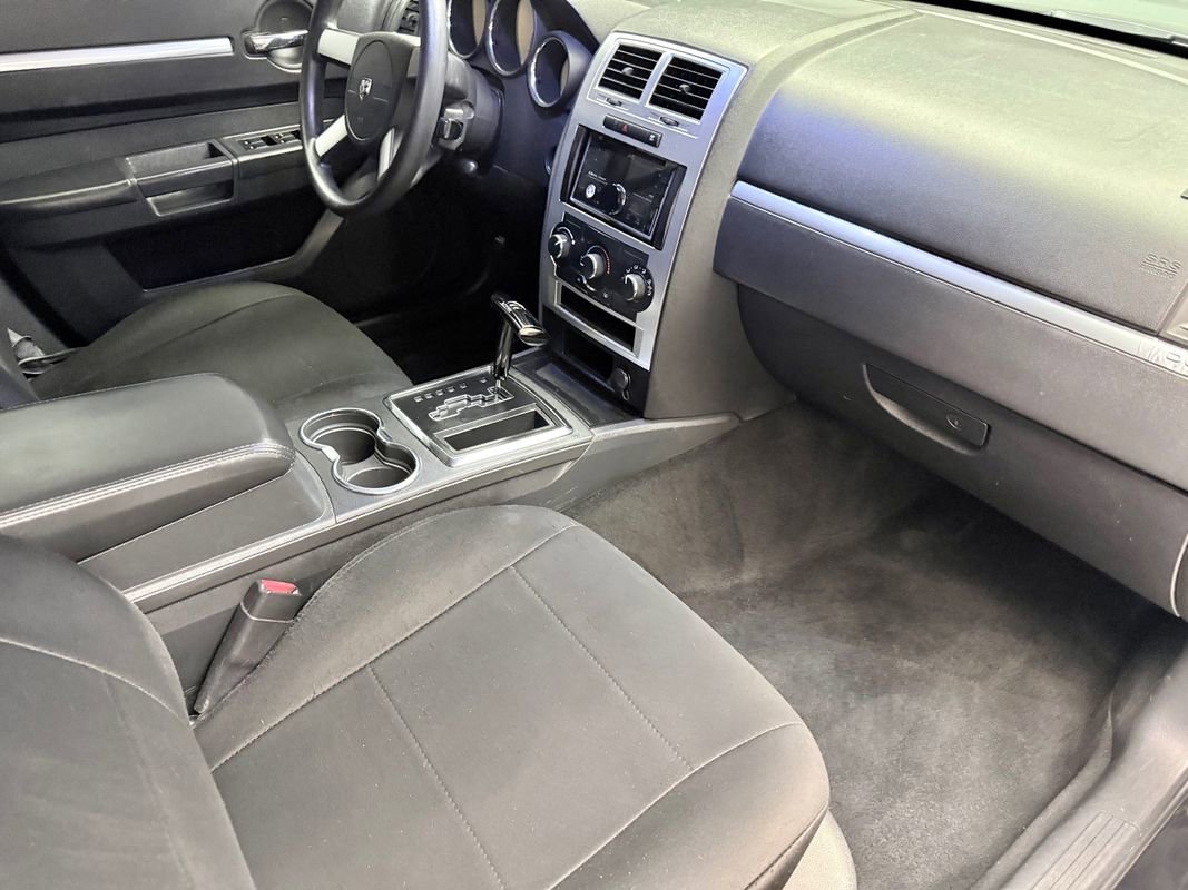 Used 2010 Dodge Charger SXT RWD image 11