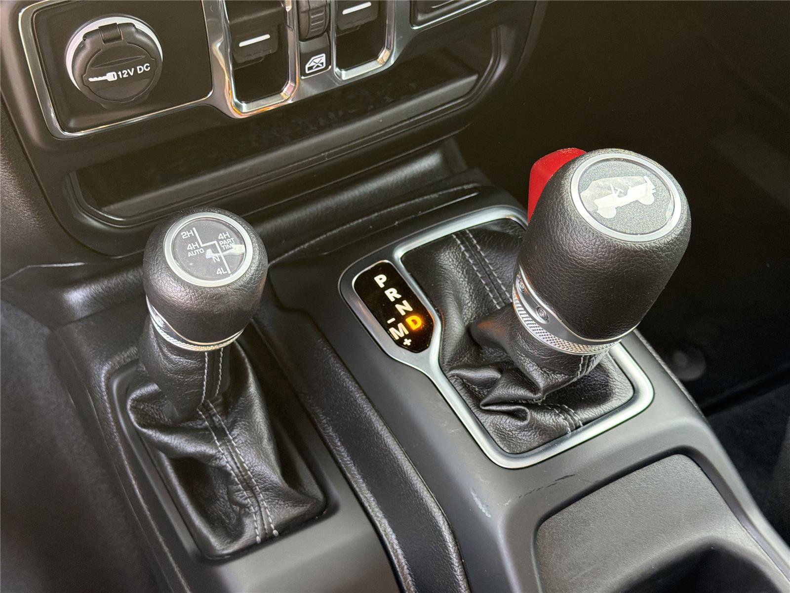 Used 2025 Jeep Wrangler Sahara w/ Safety Group image 32