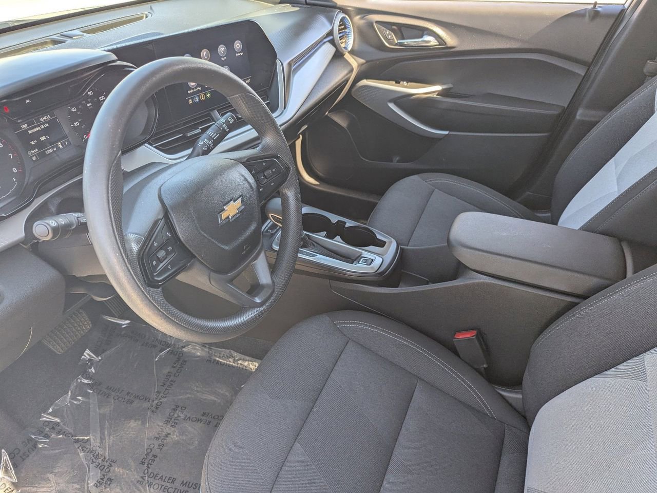 Used 2025 Chevrolet Trax LS image 19