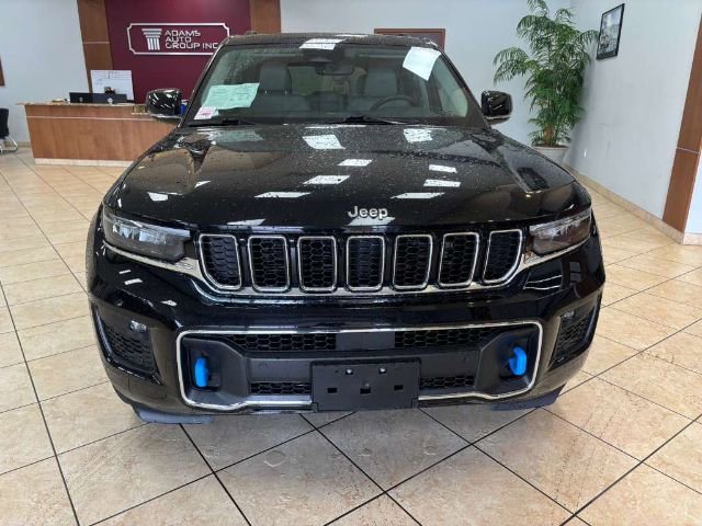 Used 2022 Jeep Grand Cherokee Overland AWD/4WD image 2