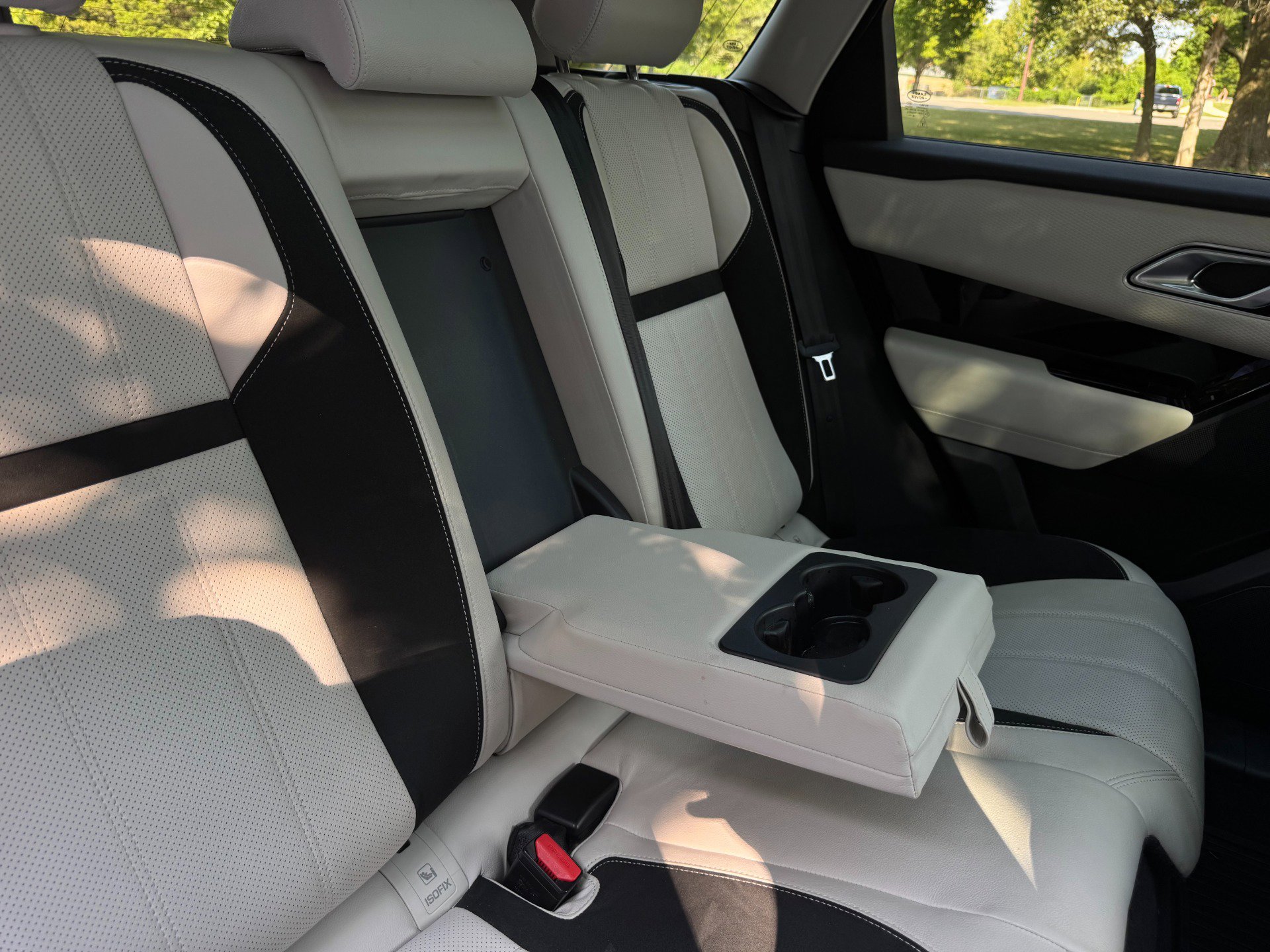 Used 2023 Land Rover Range Rover Velar R-Dynamic S image 41