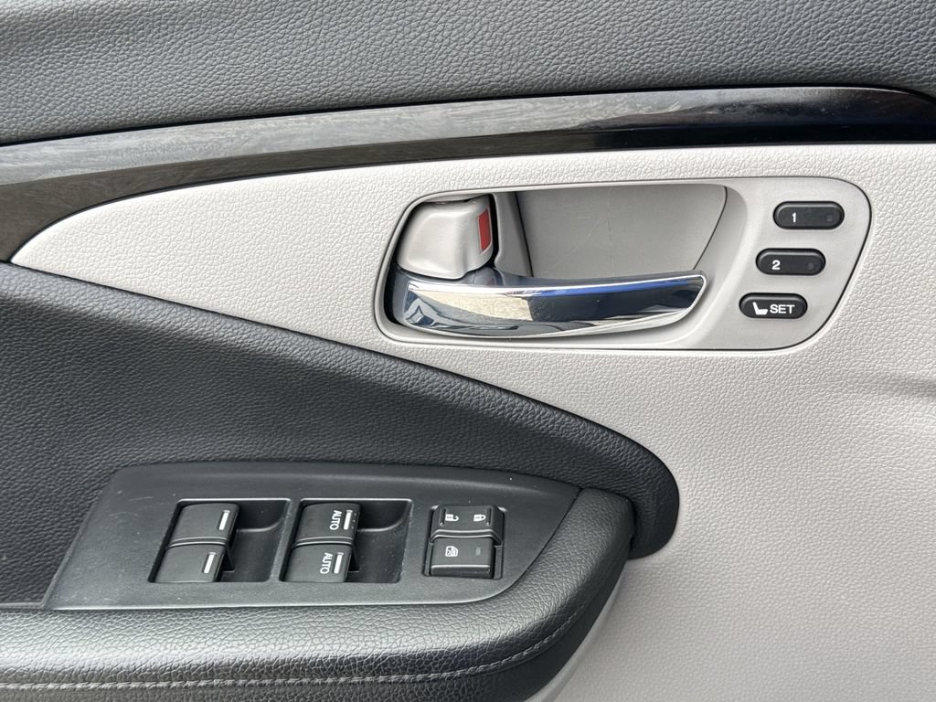 Used 2021 Honda Pilot Touring image 15